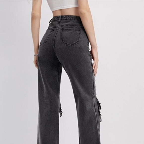 Black baggy ripped jeans from Shein - Picture 2 of 14